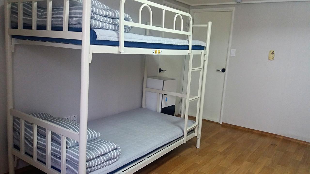 Silk Road Hostel Busan Exteriör bild