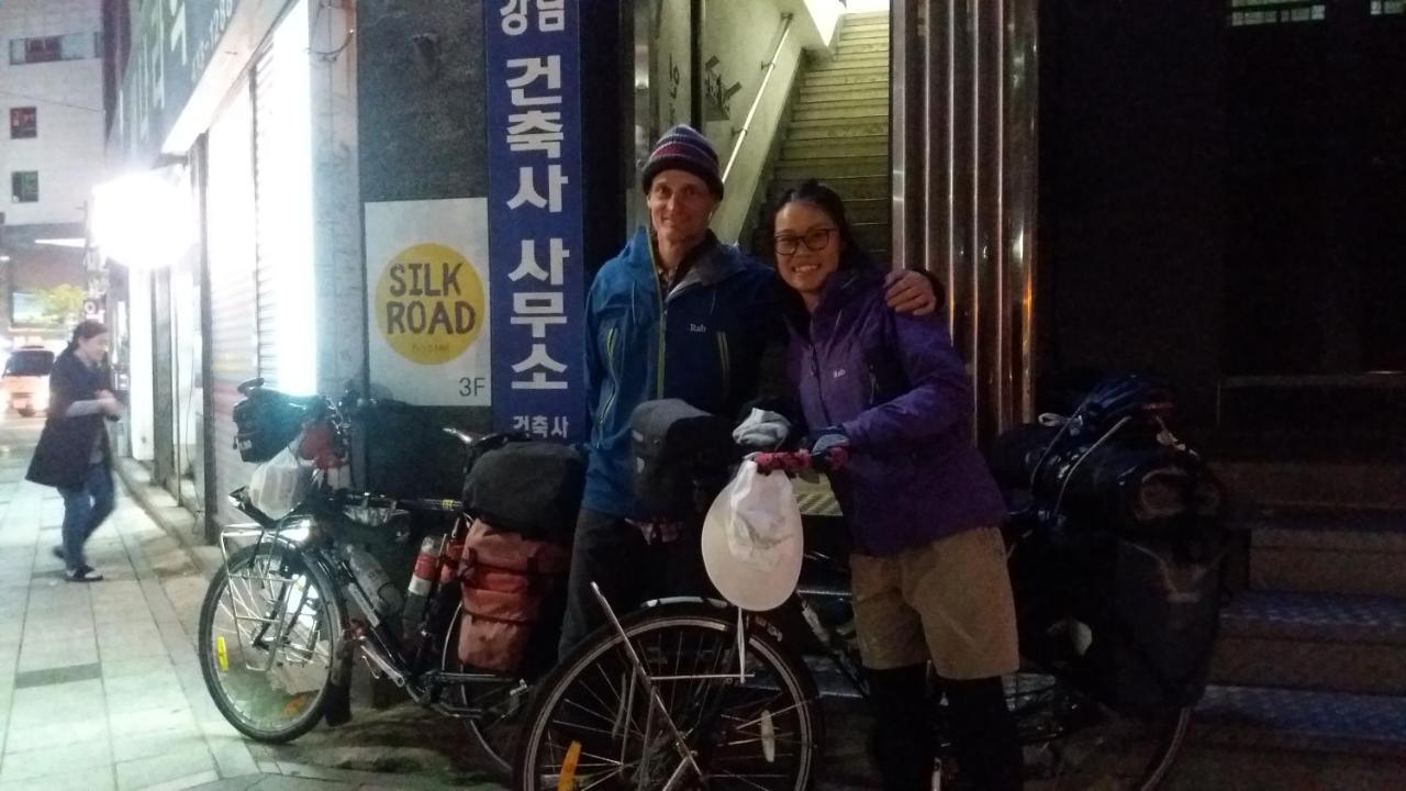 Silk Road Hostel Busan Exteriör bild